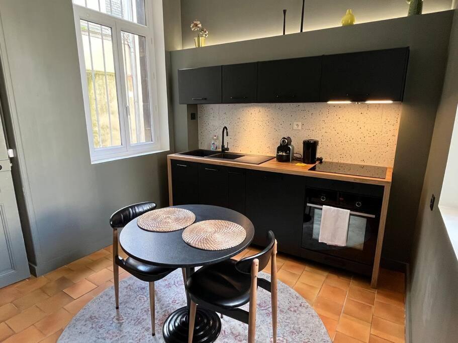 Appartement Au Coeur De Кан Екстериор снимка